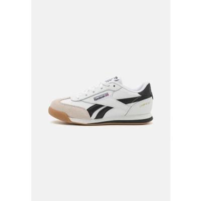 Image of Reebok Classic Campio XT Unisex Trainers for kids, Size: 10K, White/black/barely grey Leather and textile