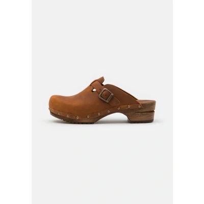 Image of Sanita Kristel OPEN Clogs, Women&#039;s, Size: 2, Chestnut Suede