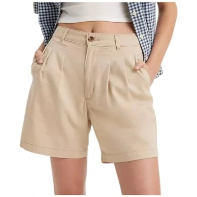 Image of Levis PLEATED TROUSER SHORT Lightweight women&#039;s Shorts in Beige