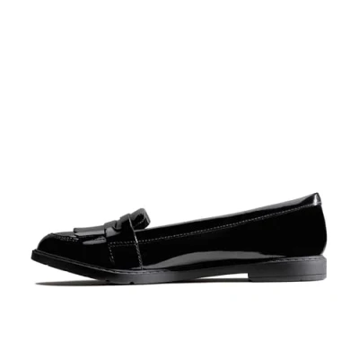 Image of Clarks Loxham Brogue Youth Patent Shoes in Black Size 5