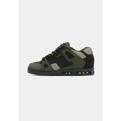 Image of Globe Sabre Skate shoes, Men&#039;s, Size: 10, Black/army shoes