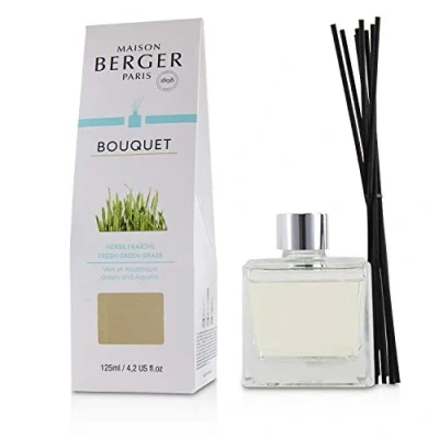 Image of MAISON BERGER Fresh Green Grass Cube Bouquet