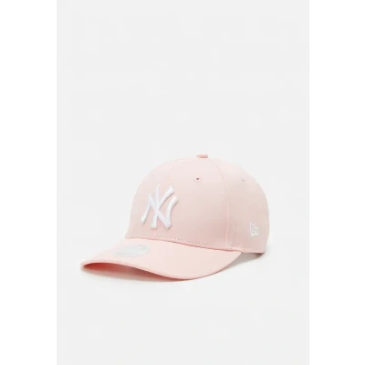 Image of New Era Female League Essential 9FORTY Cap, Women&#039;s, Size: One Size, Pink