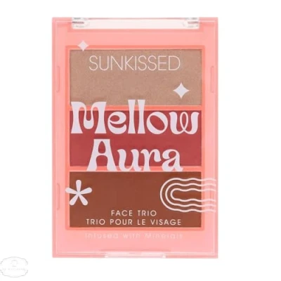 Image of Sunkissed Mellow Auro Makeup Palette with Highlighter, Blush, and Bronzer Shades for On the Go Touch Ups