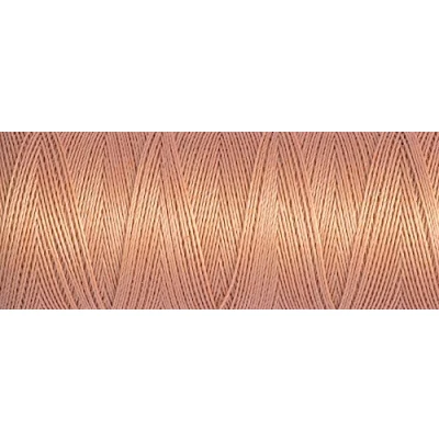 Image of Gutermann Sew All Polyester Thread, 100Mtr, Peach Skin (0938)