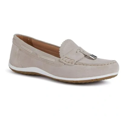 Image of Geox D VEGA MOC women&#039;s Loafers / Casual Shoes in Beige