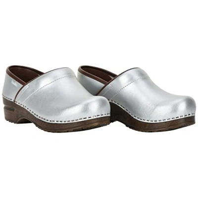 Image of Sanita Professional Izabella Closed Clog Original Handmade Flexible Leather for Women Maximum Stability Anatomical Shaped Footbed with Soft Foam Shock Absorbing Heel Silver 6.5 UK