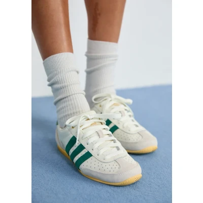 Image of adidas Originals Japan Trainers, Women&#039;s, Size: 40, Off white/collegiate green/orange tint shoes