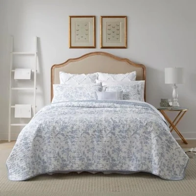 Image of Laura Ashley Home King Size Quilt Set, Cotton Reversible Bedding, Lightweight Decor for All Seasons (Spa Blue, King)