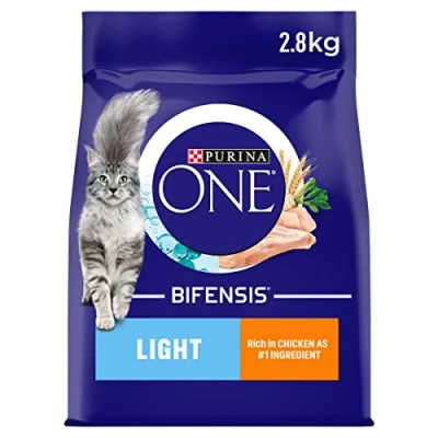 Image of Purina ONE Light Dry Cat Food Rich in Chicken 2.8kg, Pack of 4