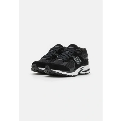 Image of New Balance 2002 Unisex Trainers, Size: 6.5, Black Leather and textile