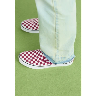 Image of Vans Classic SLIP ON Unisex Slipons, Size: 9, Checkerboard rhododendron Textile