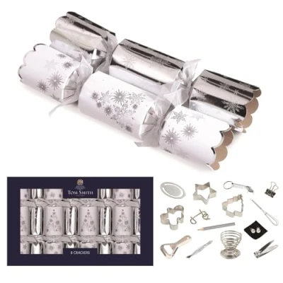 Image of Tom Smith Pack 8 White &amp; Silver Snowflake Eco Charity Christmas Crackers Family
