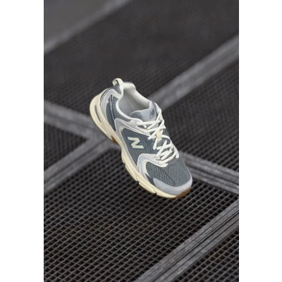 Image of New Balance U530 Unisex Trainers, Size: 5, Raincloud shoes