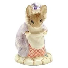 Image of BEATRIX POTTER ROYAL ALBERT LADY MOUSE CURTSEY P3220 BNIB UK MADE
