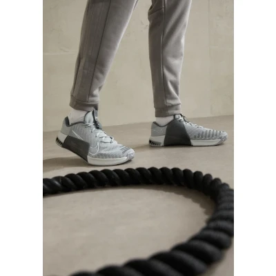 Image of NIKE Performance Metcon 9 Training shoe, Size: 14, Grey/white Synthetics/textile