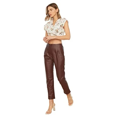 Image of Trendyol FeMan High Waist Straight Leg Regular fit Trousers Burgundy