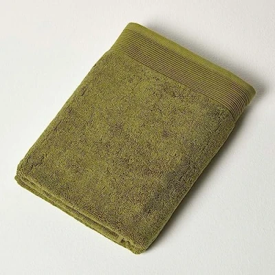 Image of HOMESCAPES Moss Green Bath Towel 700 GSM Combed 100% Egyptian Cotton 70 x 130 cm