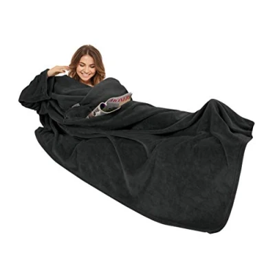 Image of Gözze Premium Wearable Snuggle Blanket with Sleeves and Breast Pocket, 150 x 240 cm Red