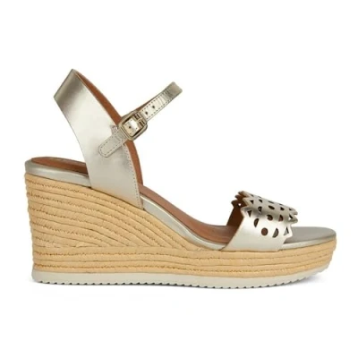 Image of Geox D PONZA women&#039;s Sandals in Gold