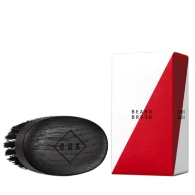 Image of OAK Beard BRUSH (92 x 51 mm) I Shapes and smoothens the beard. styling for men with a full Award winning product design from Berlin.