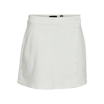 Image of VERO MODA Women&#039;s Vmwild Millie Short Skort, Snow White/Detail:nue026 Bright Silver + White, S