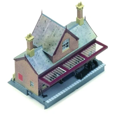 Image of Hornby R8007 OO Gauge Booking Hall Model Railway Accessories, Miniature Diorama Scenery for Train Sets Lifelike Scale 1:76