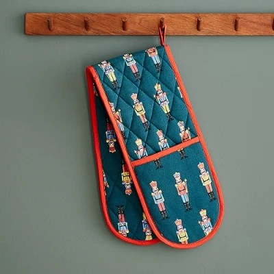 Image of Catherine Lansfield Kitchen Christmas Nutcracker Cotton Double Oven Glove Green