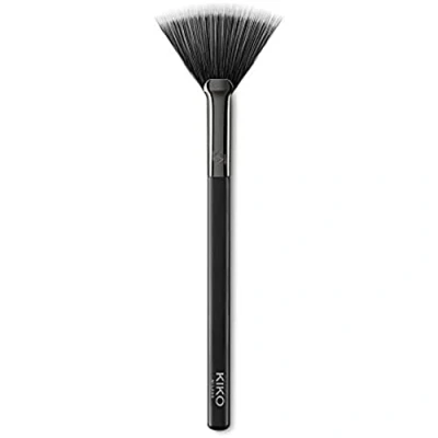 Image of KIKO Milano Face 12 Powder Fan Brush With Synthetic Bristles