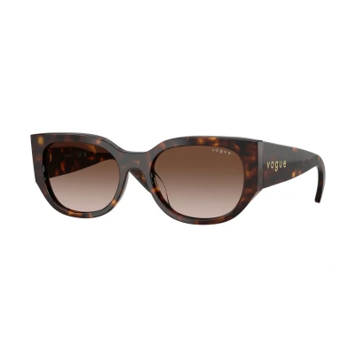 Image of VOGUE EYEWEAR Woman VO5641SU W65613 Occhiali da sole Acetate Brown Geometric Normal Shaded
