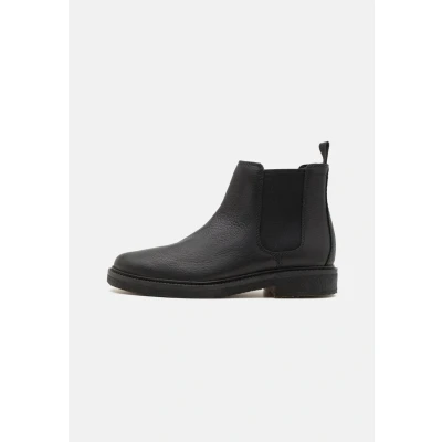 Image of Clarks Men&#039;s Clarkdale Easy Chelsea Boot, Black Leather, 8.5 UK