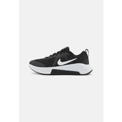 Image of Nike Performance MC Trainer 3 Training shoe, Women&#039;s, Size: 2.5, Black/white Textile/synthetics