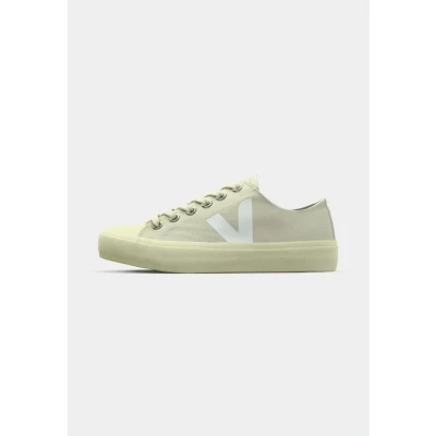 Image of Veja WATA II Trainers, Women&#039;s, Size: 36, Pierre white shoes