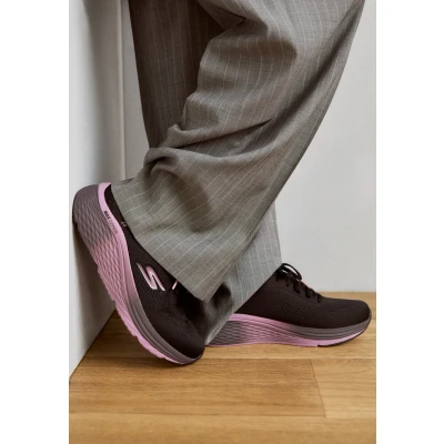 Image of Skechers Performance MAX Cushioning Elite 2.0 Neutral running shoes black/mauve, Women&#039;s, Size: 4, Black/mauve Textile