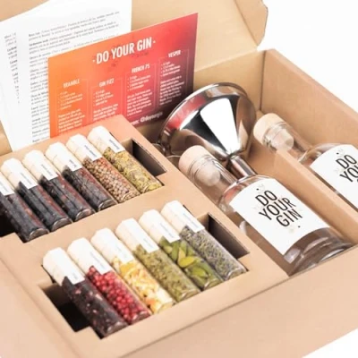 Image of DO YOUR Gin l DIY Making Kit Cocktail Bartender Gift Basket Birthday Gifts for Men, Women Alcohol 12 Botanicals, Bottles &amp; Recipes