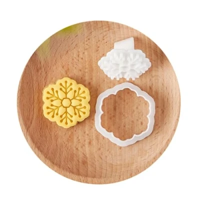 Image of Yooghuge Christmas Snowflake Biscuit Cutters Cookie Stamps Fondant Pastry Mould Plastic Kitchen Baking Supplies