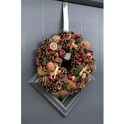 Image of Marco Paul Christmas 24cm scented wreath with Pinecone Festive Decorative Rustic Xmas Hanging Décor Garland Traditional Decorations indoor (Orange and Red Berry)