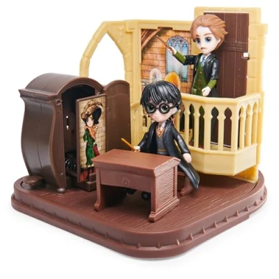 Image of Wizarding World Spin Master 6066026 Harry Potter, Magical Minis, Defense Against the Dark Arts Playset with 2 Figures, 5 Accessories, Toy for Children, 1
