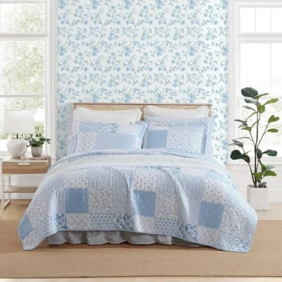 Image of Laura Ashley Quilt Set, Breathable Premium Bedding with Matching Shams, Luxuriously Soft Home Decor (Colleens Coastal Patchwork Blue, King)