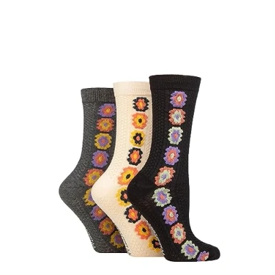 Image of Women&#039;s 3 Pair SOCKSHOP Wildfeet Textured Knit Cotton Socks Flowers 4 8