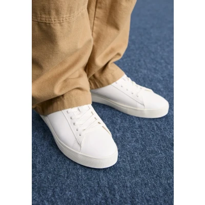 Image of Clae Bradley Trainers, Size: 6, Triple white Leather