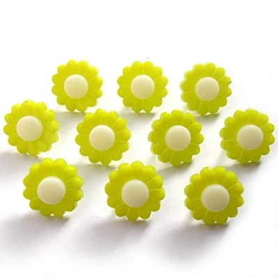 Image of Lightweight Daisy Flower Centre Pop Buttons 15mm Wide Pack of 10 (Lime Green Petals)