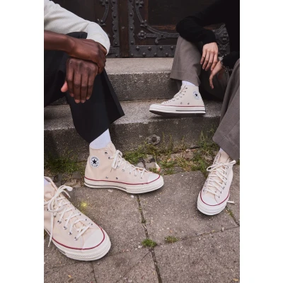 Image of Converse Unisex Chuck 70 Classic High Top Sneaker, Egret Black, 5.5 UK