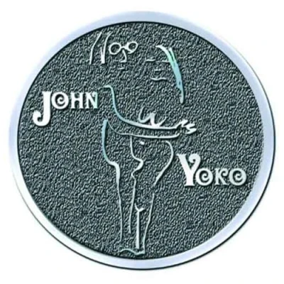 Image of John Lennon Pin Badge: &amp; Yoko Embrace