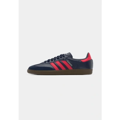 Image of adidas Originals Samba Licensed Unisex Indoor football boots, Size: 4, Red/white shoes