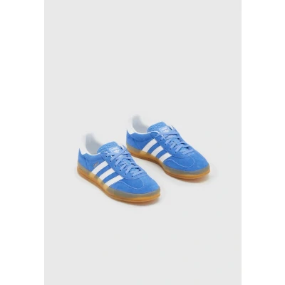 Image of adidas Originals Gazelle Indoor Trainers Blue fusion cloud white gold metallic, Women&#039;s, Size: 3, metallic Leather