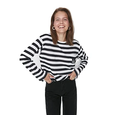 Image of Trendyol Women Regular Basic Crew Neck Knit Blouse