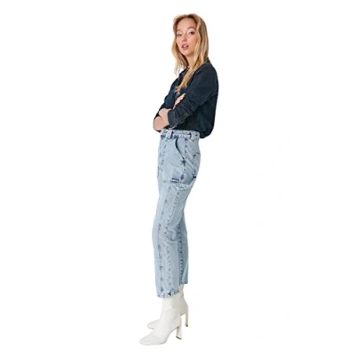 Image of Trendyol Women&#039;s Herren Mittlerer Bund Straight Jeans, Light Blue, 38