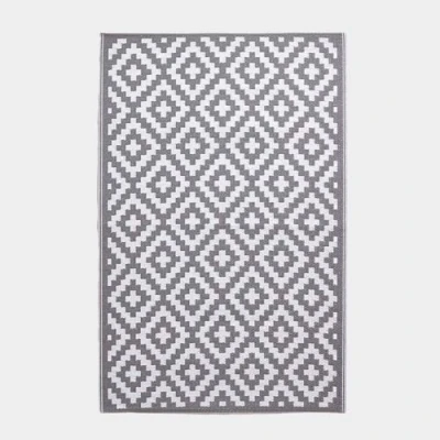Image of HOMESCAPES Luxury Runner Outdoor Rugs for Garden Patio Waterproof 100% Recycled Plastic Mat Carpet 75 x 200cm Reversible White &amp; Grey Geometric Rug “Zoe, Indoor/Outside Portable, Seamless