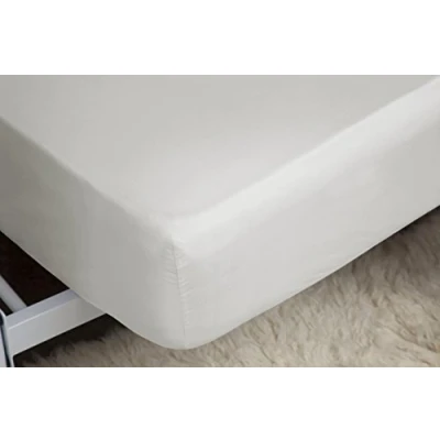 Image of Belledorm Ivory Fitted Sheet, 200 Thread Count Percale, Mattress Depth 28cm (Double)
